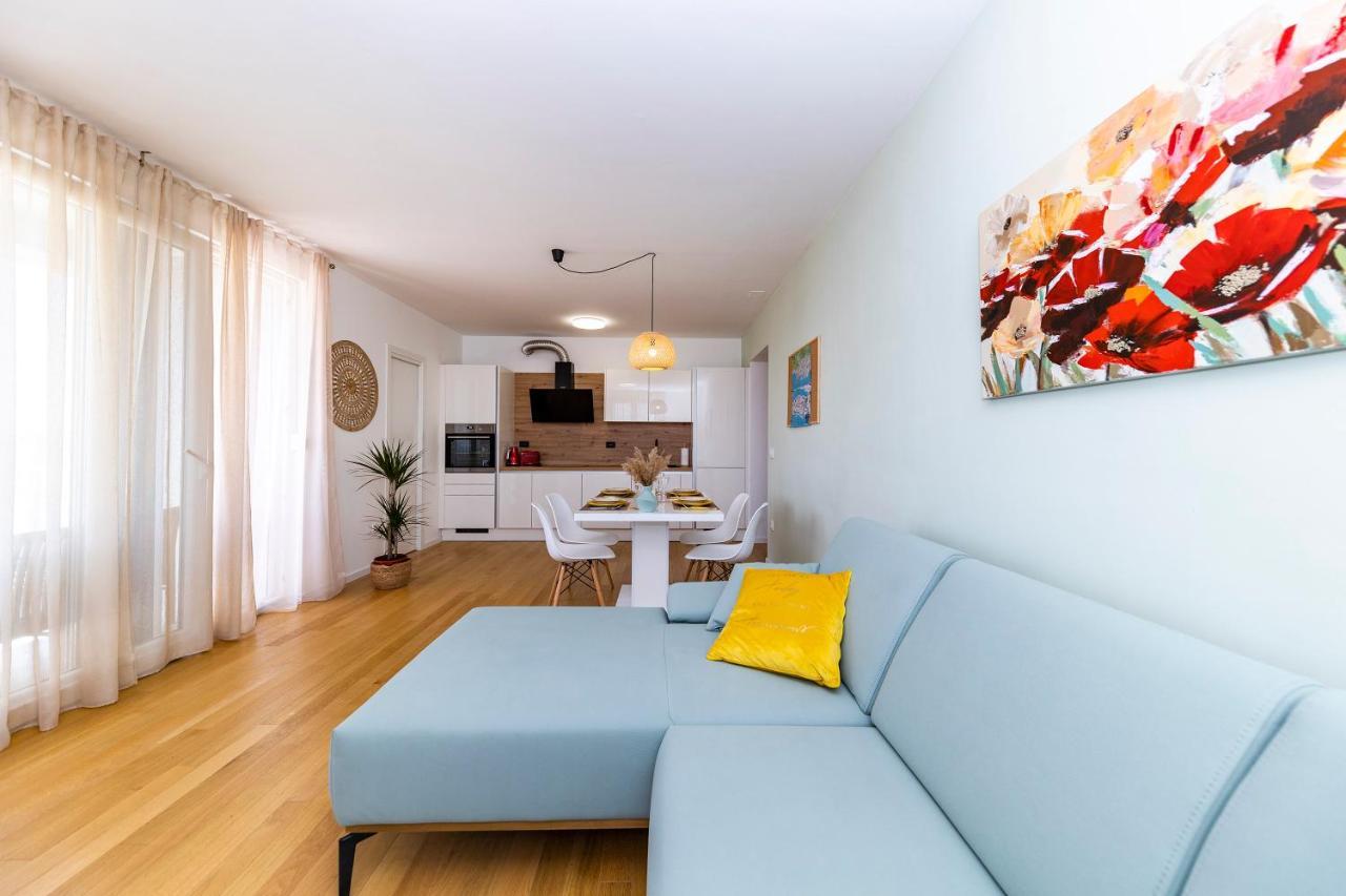 Deluxe Apartment Zara Bagian luar foto
